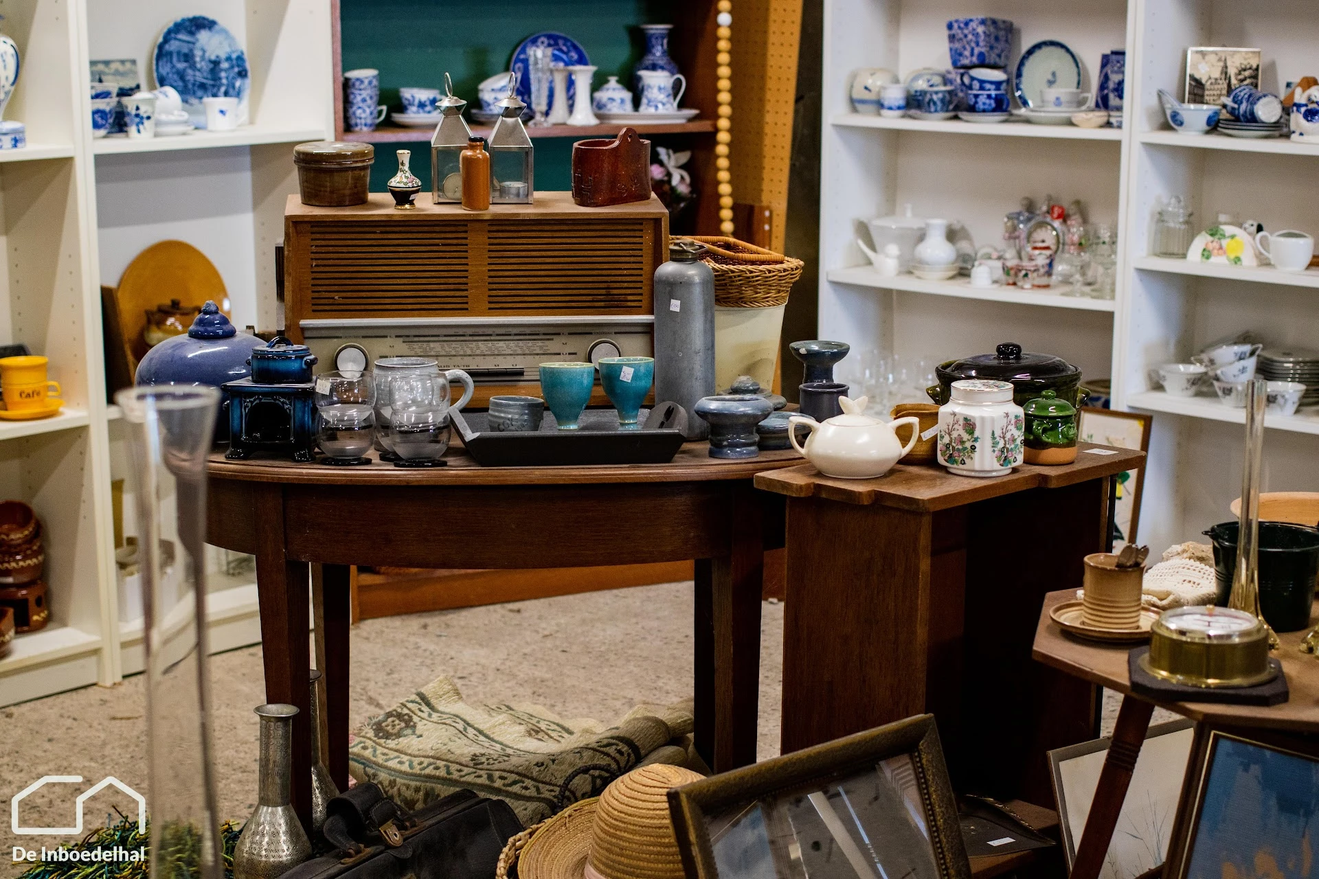 Inboedelhal | Woningontruiming & Kringloopwinkel in Oudehaske met tweedehands elektronica, kleding en meubels