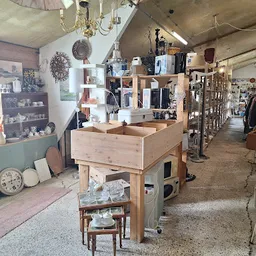 Bezoeker foto van Inboedelhal | Woningontruiming & Kringloopwinkel in Oudehaske