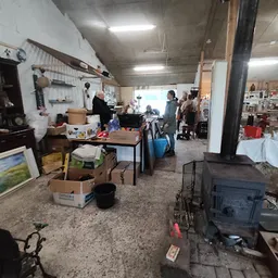 Bezoeker foto van Inboedelhal | Woningontruiming & Kringloopwinkel in Oudehaske