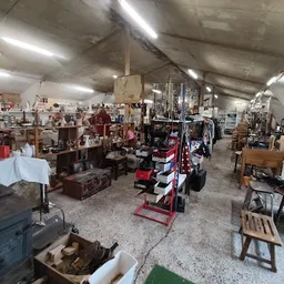 Bezoeker foto van Inboedelhal | Woningontruiming & Kringloopwinkel in Oudehaske