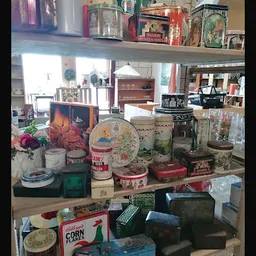 Bezoeker foto van Inboedelhal | Woningontruiming & Kringloopwinkel in Oudehaske