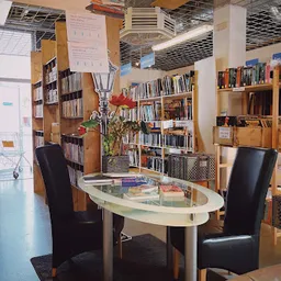 Bezoeker foto van Karoesell Kringloop Eindhoven in Eindhoven