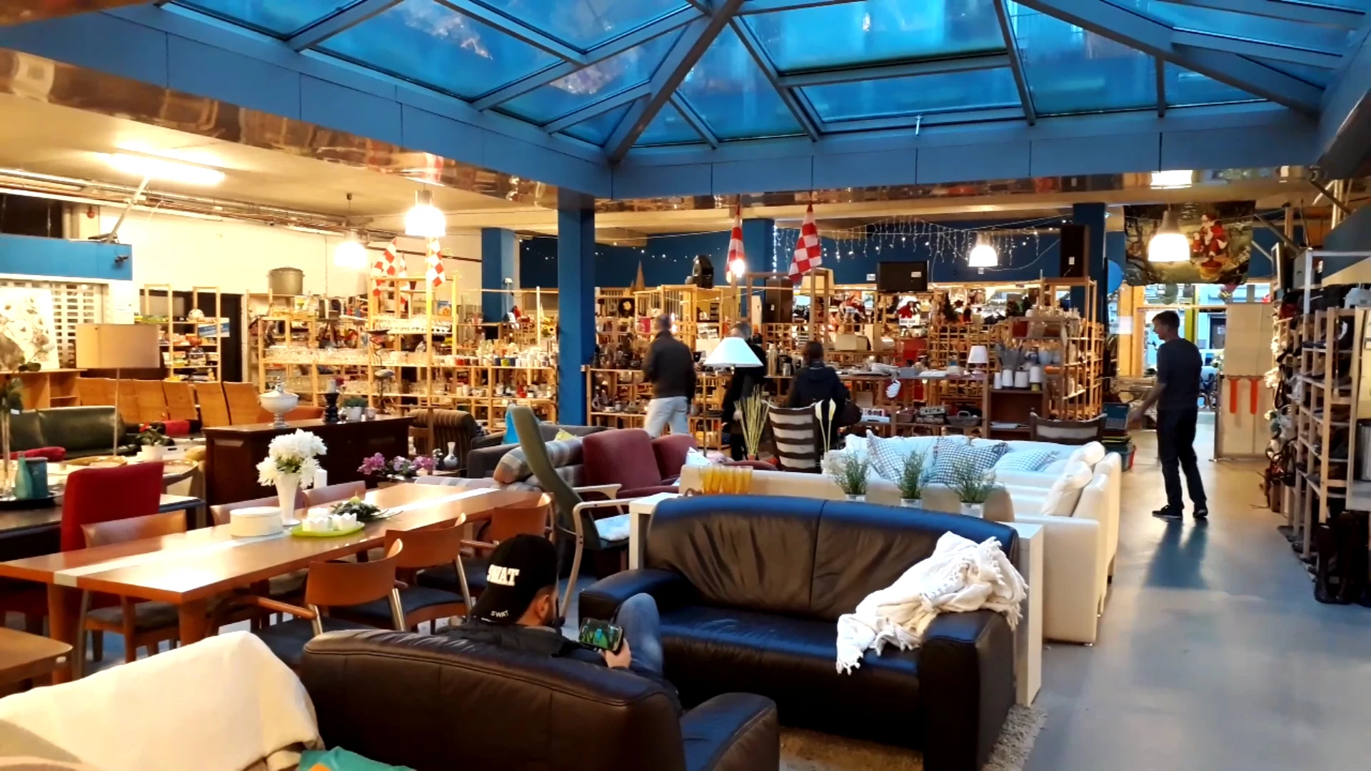 Kringloopwinkel Karoesell Kringloop Eindhoven in Eindhoven