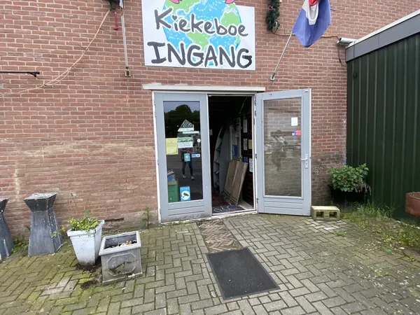 Kringloopwinkel Gesloten: Kringloopwinkel Kiekeboe in Goor