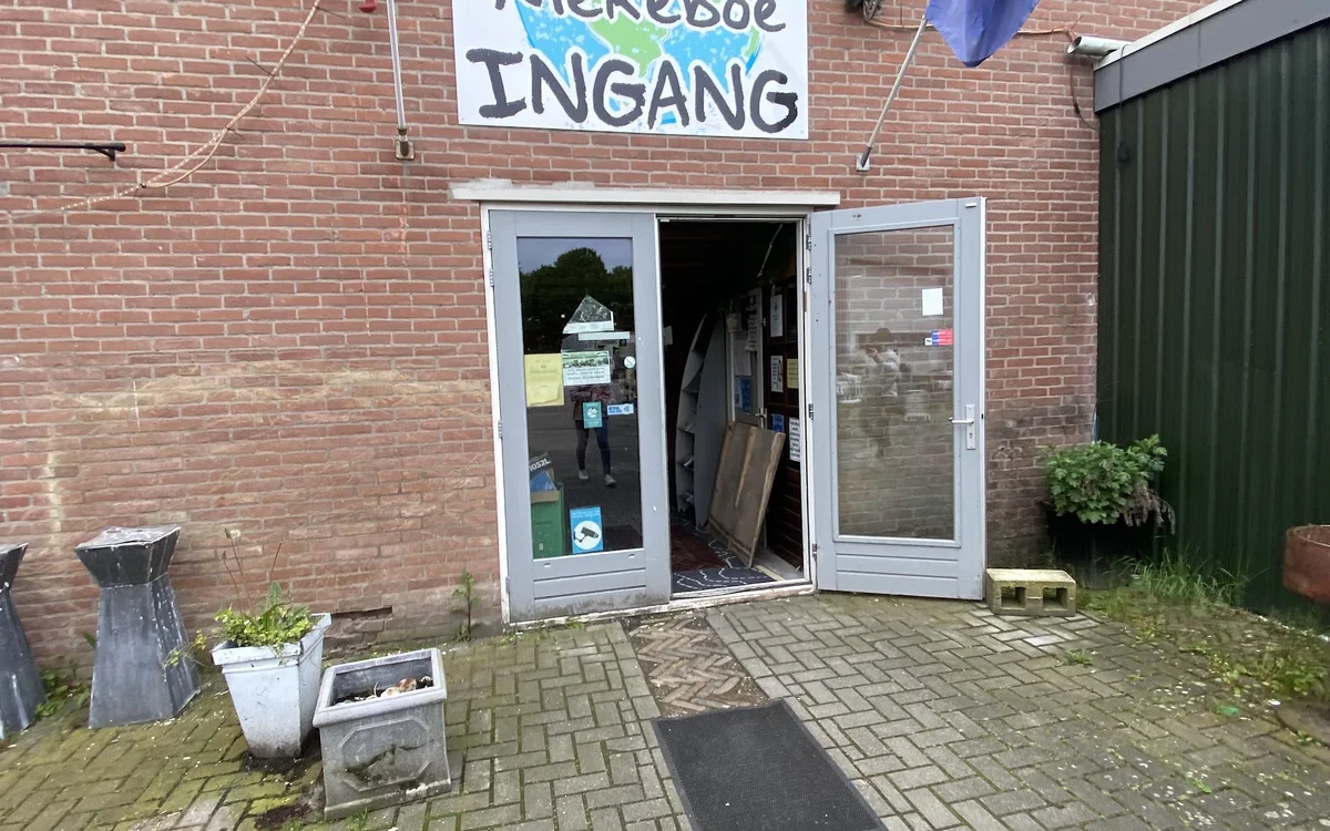 Kringloopwinkel Gesloten: Kringloopwinkel Kiekeboe in Goor