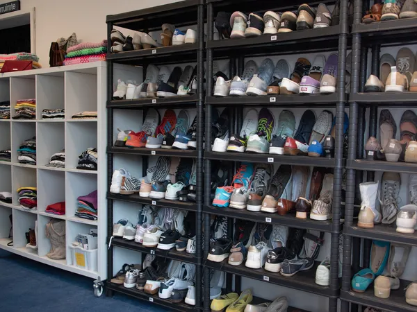 Kringloopwinkel Kledingbank Zwijndrechtse Waard in Zwijndrecht