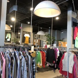 Bezoeker foto van Kringloopwinkel Kledingboetiek in Den Haag