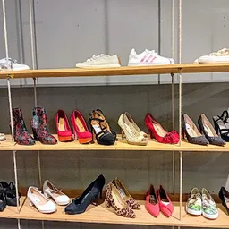 Bezoeker foto van Kringloopwinkel Kledingboetiek in Den Haag