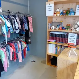 Bezoeker foto van Kringloopwinkel Kledingboetiek in Den Haag