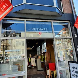 Bezoeker foto van Kringloopwinkel Kledingboetiek in Den Haag