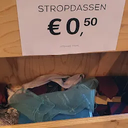 Bezoeker foto van Kringloopwinkel Kledingboetiek in Den Haag