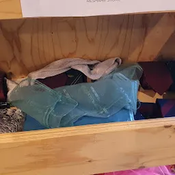 Bezoeker foto van Kringloopwinkel Kledingboetiek in Den Haag