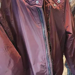 Bezoeker foto van Kringloopwinkel Kledingboetiek in Den Haag