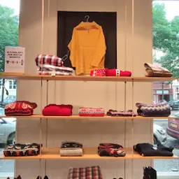 Bezoeker foto van Kringloopwinkel Kledingboetiek in Den Haag