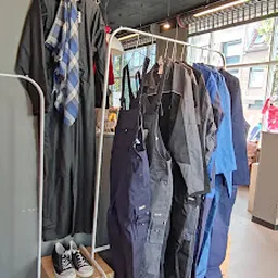 Bezoeker foto van Kringloopwinkel Kledingboetiek in Den Haag