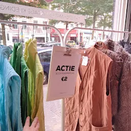 Bezoeker foto van Kringloopwinkel Kledingboetiek in Den Haag