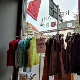 Bezoeker foto van Kringloopwinkel Kledingboetiek in Den Haag