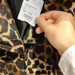 Bezoeker foto van Kringloopwinkel Kledingboetiek in Den Haag