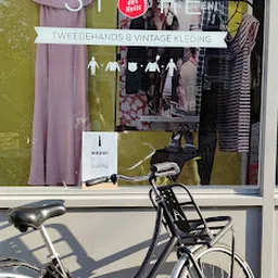 Bezoeker foto van Kringloopwinkel Kledingboetiek in Den Haag