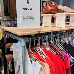 Bezoeker foto van Kringloopwinkel Kledingboetiek in Den Haag