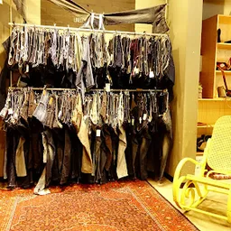 Bezoeker foto van Kringloopwinkel Kledingboetiek in Den Haag