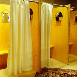 Bezoeker foto van Kringloopwinkel Kledingboetiek in Den Haag