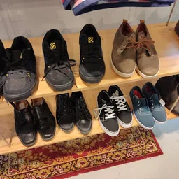 Bezoeker foto van Kringloopwinkel Kledingboetiek in Den Haag