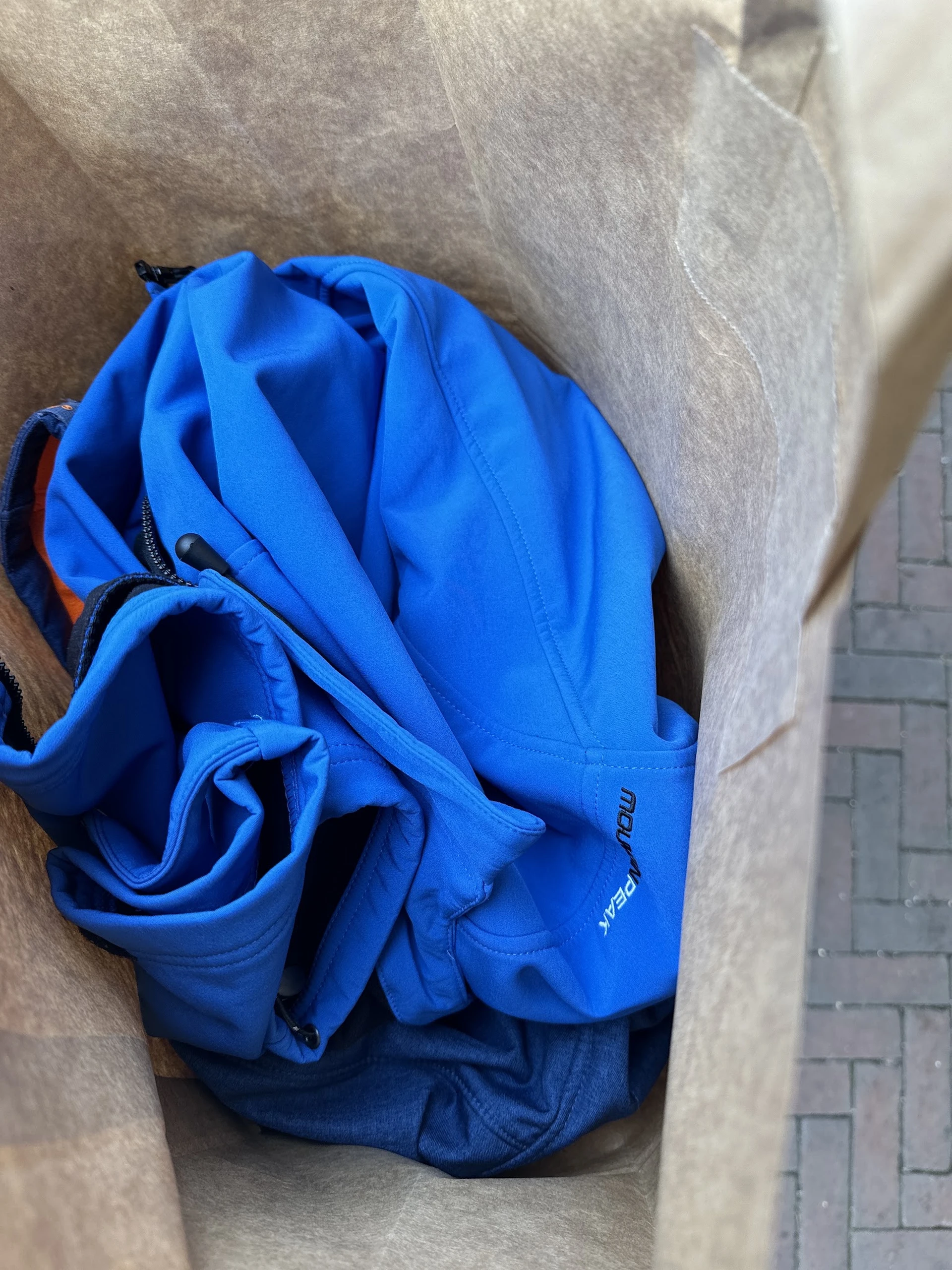 Bezoeker foto van Kringloopwinkel Kledingboetiek in Den Haag