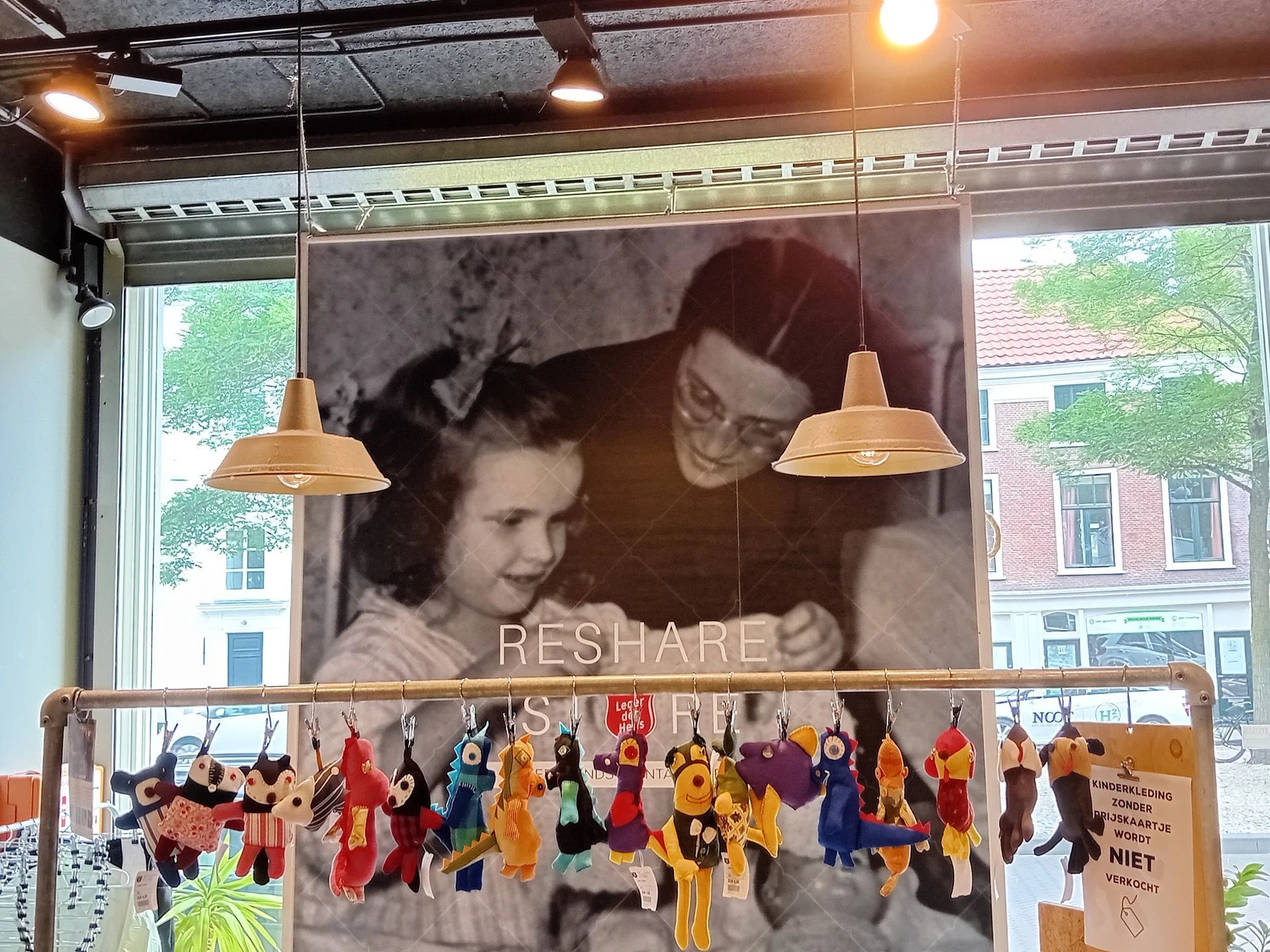 Bezoeker foto van Kringloopwinkel Kledingboetiek in Den Haag