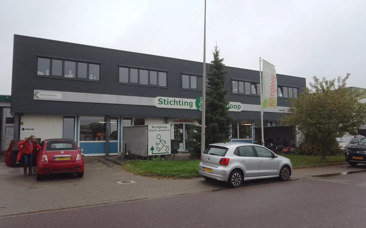 Kringloopwinkel Kledingcontainer Kringloopwinkel in Alphen aan den Rijn