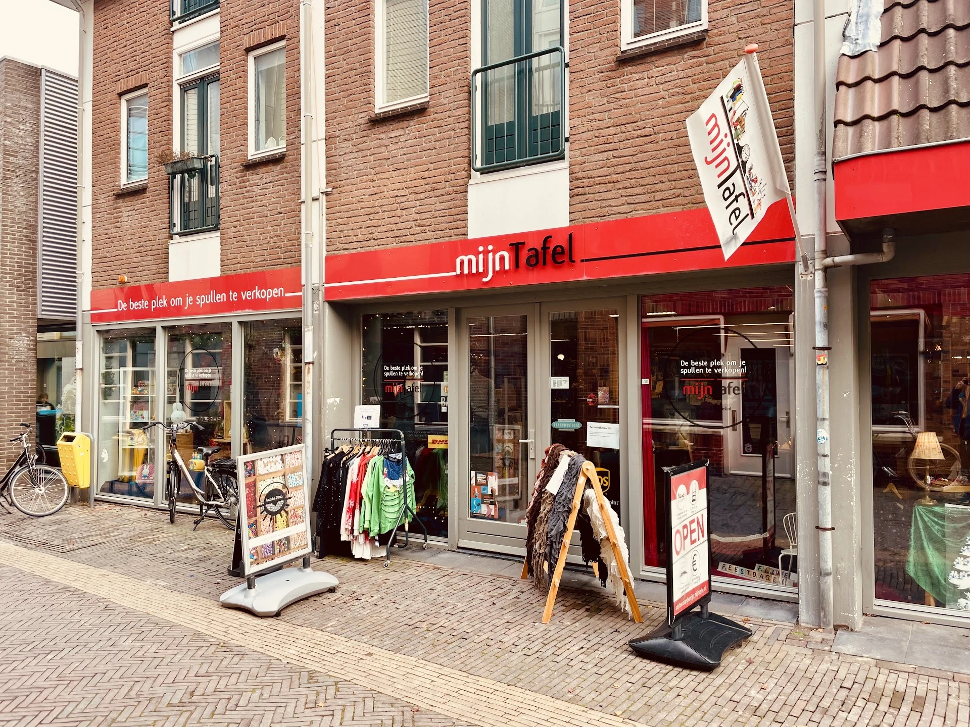 Kringloopwinkel Kledingcontainer Kringloopwinkel in Alphen aan den Rijn