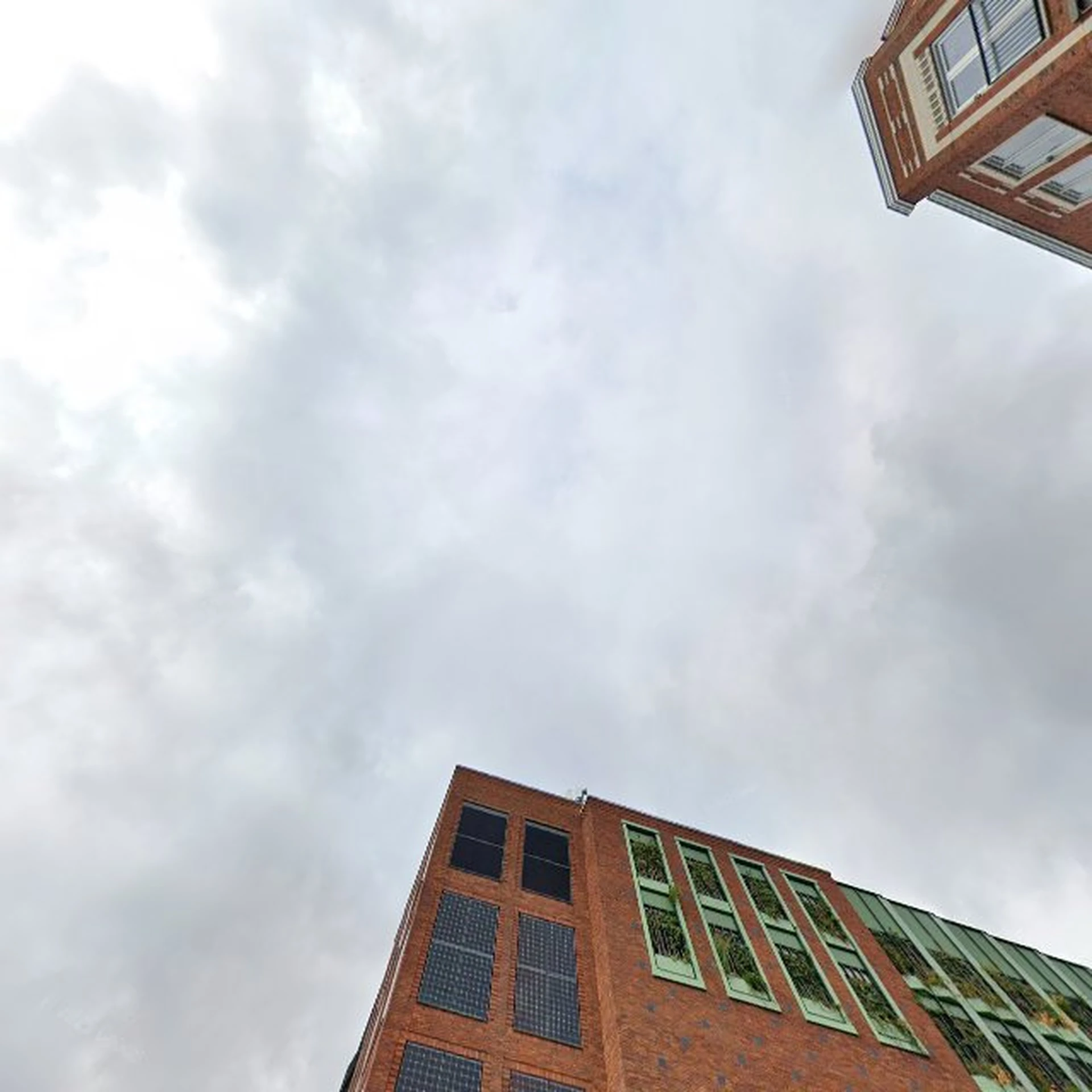 Kringloopwinkel Kledingcontainer Kringloopwinkel in Alphen aan den Rijn