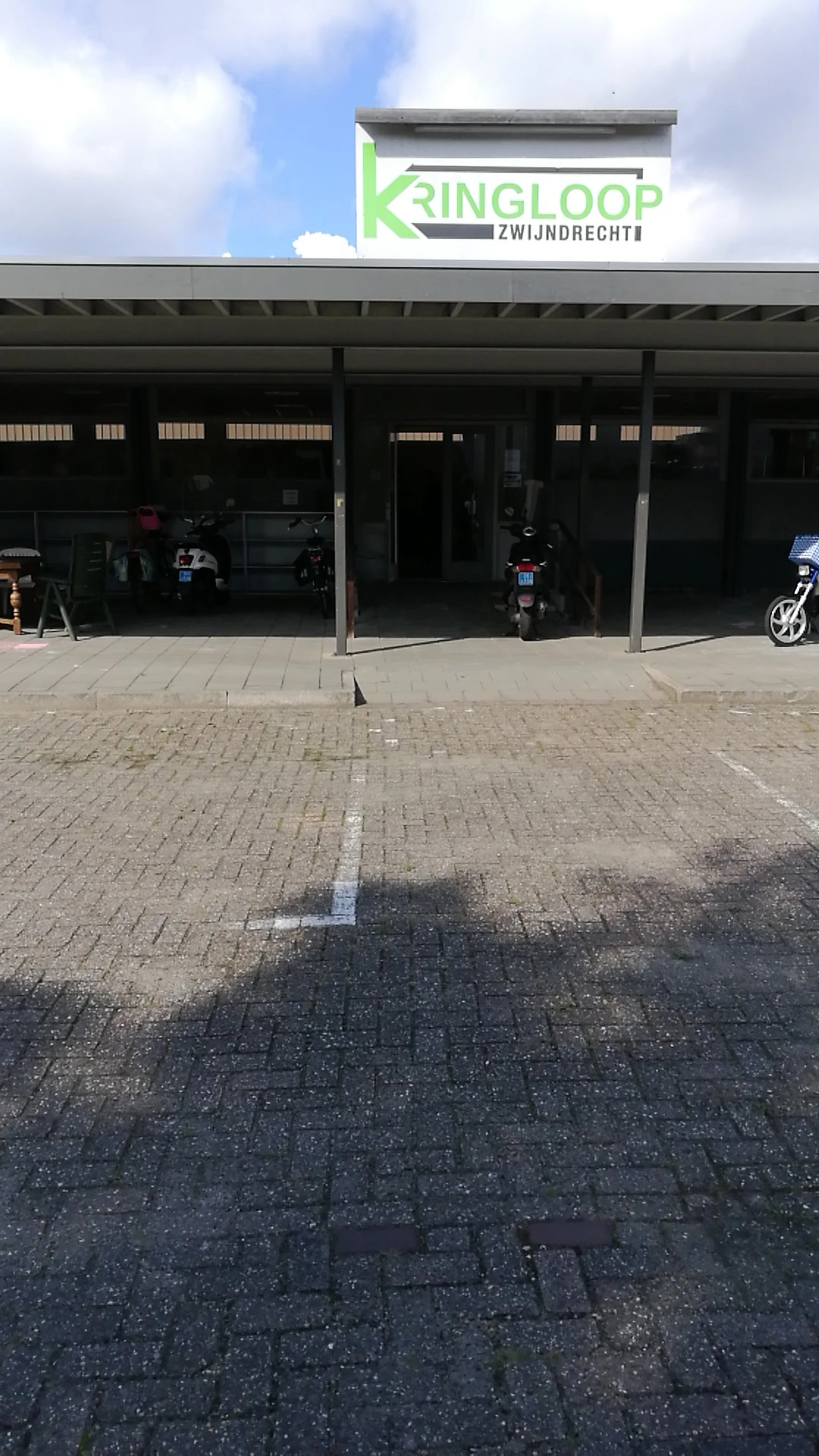 Kringloopwinkel Kledingkringloop Zwijndrecht in Zwijndrecht