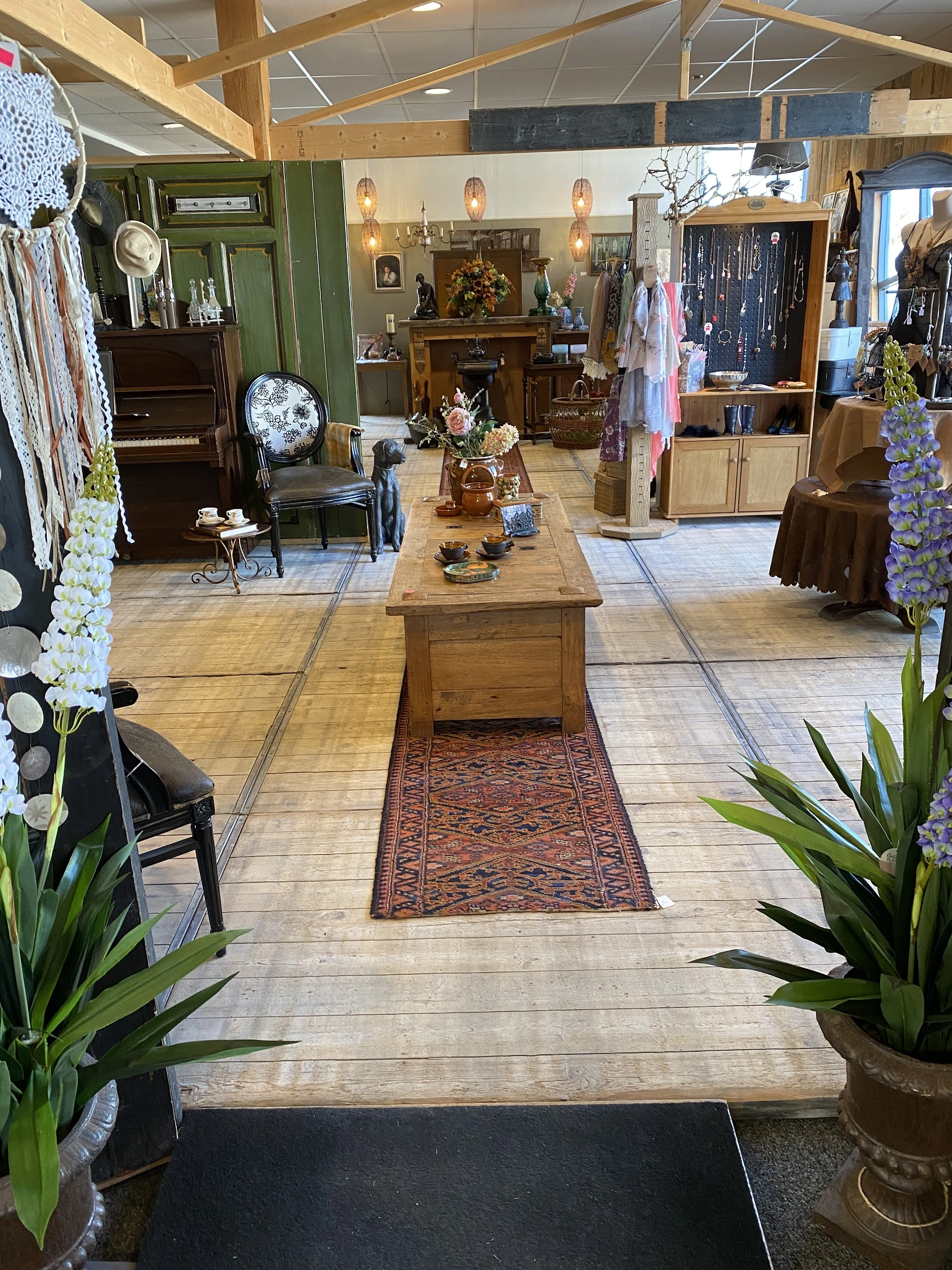 Kringloopwinkel Kringloopwinkel Knus at Home in Heerenveen