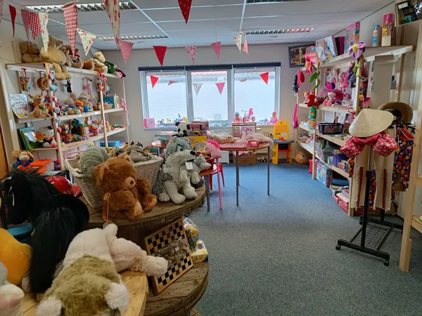 Kringloopwinkel Kringloopwinkel Kringloods in 's-Gravendeel