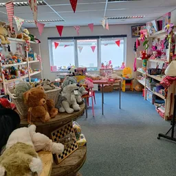 Kringloopwinkel Kringloopwinkel Kringloods in 's-Gravendeel