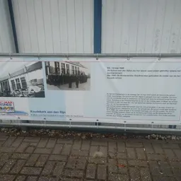 Informatief bord met historische foto's en tekst over Koudekerk aan den Rijn