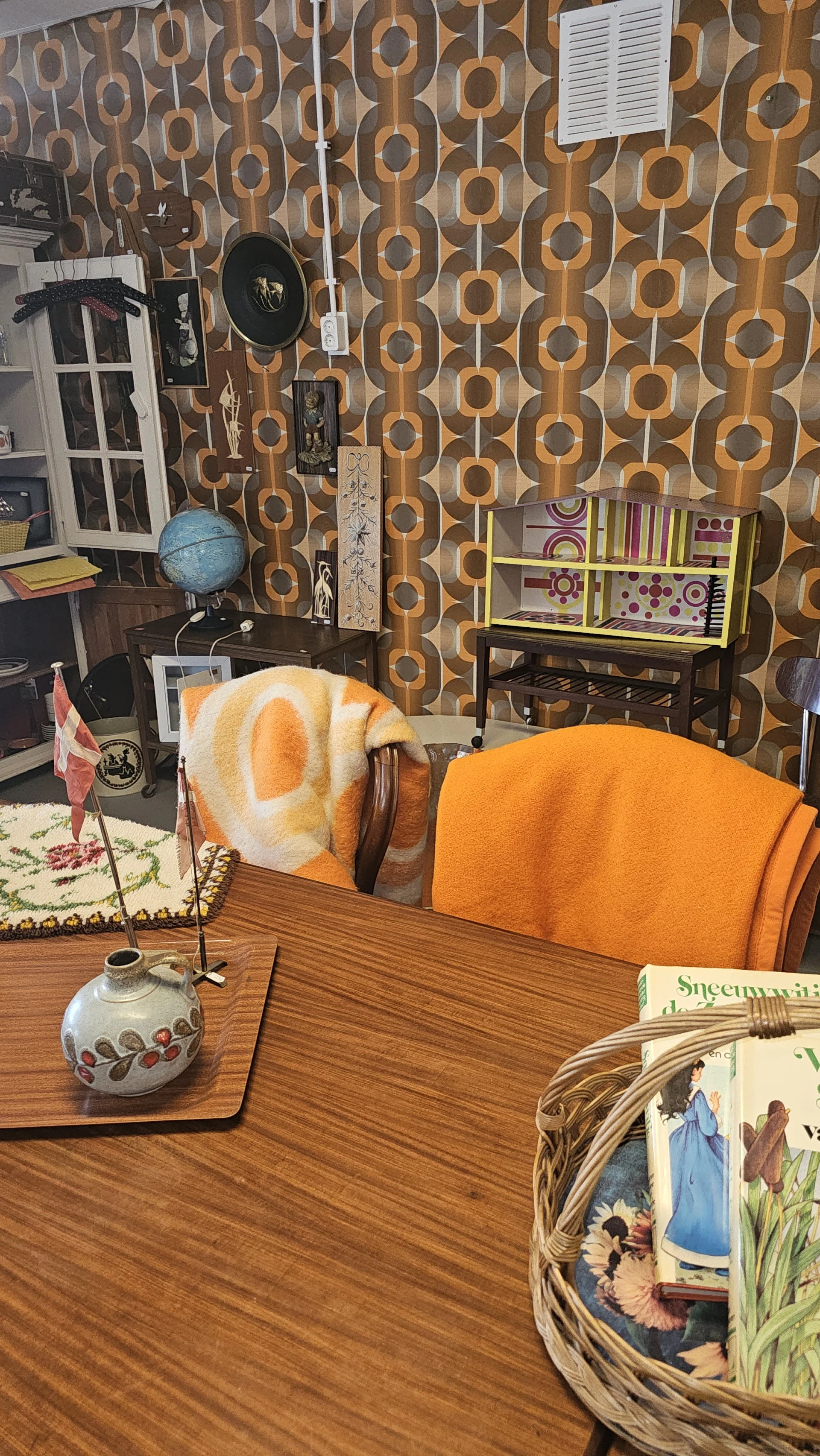 Kringloop Balkbrug in Balkbrug met tweedehands boeken, elektronica en kleding