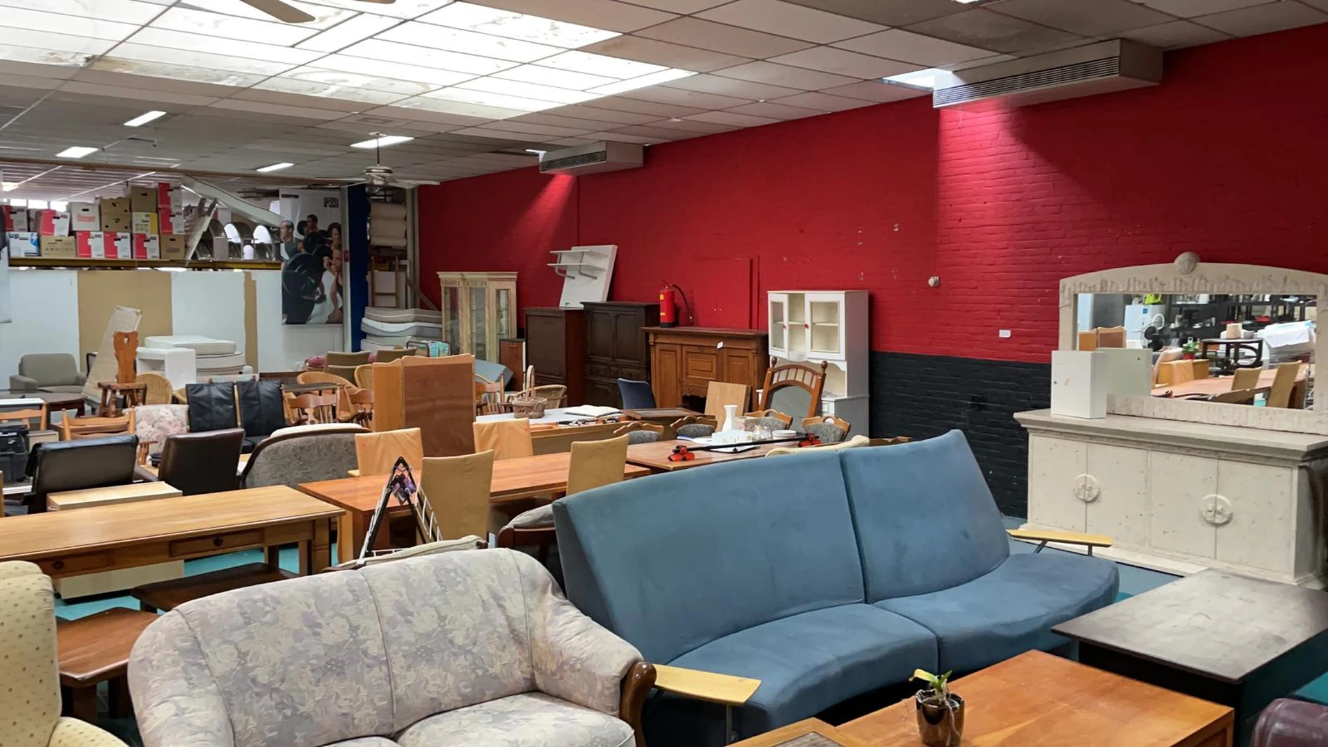 Kringloop Broers in Leerdam met tweedehands boeken, cd's en elektronica