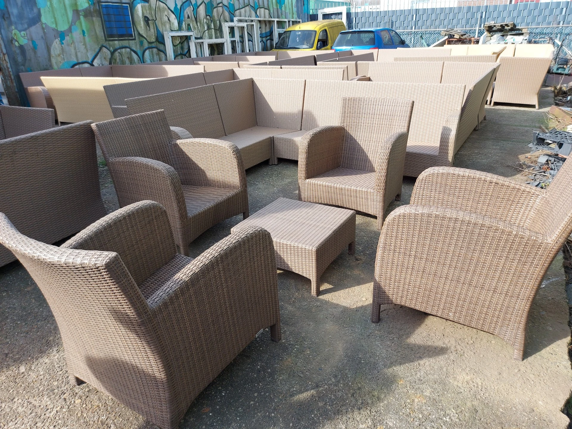 Kringloopwinkel Kringloop Centrum Hoorn verf & behanghal hoorn in Hoorn