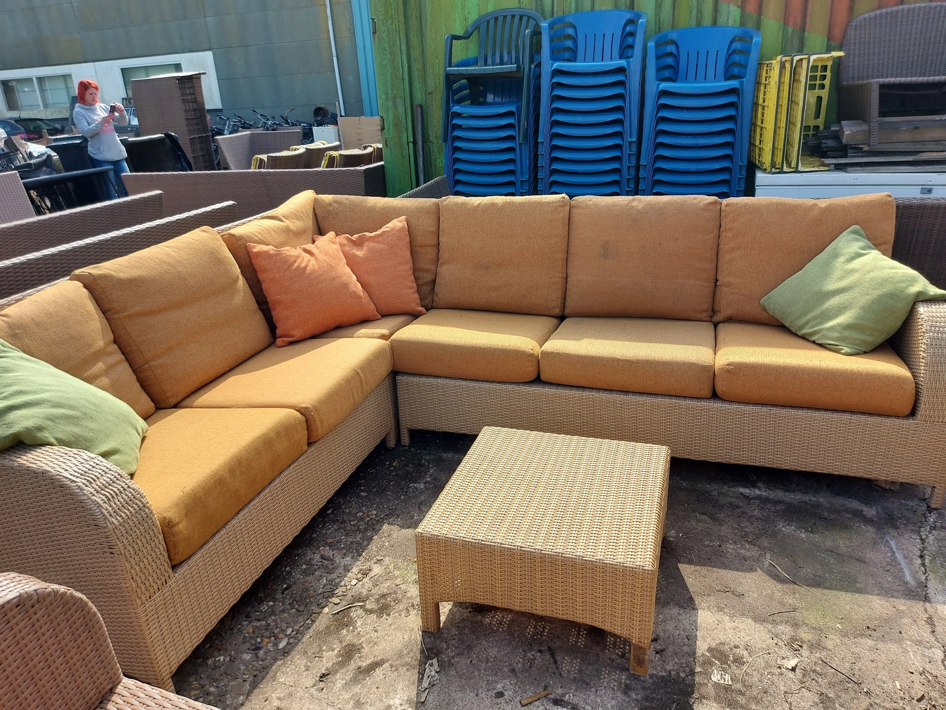 Kringloop Centrum Hoorn verf & behanghal hoorn in Hoorn met tweedehands boeken, huis- en inrichting en huishoudelijke appa...