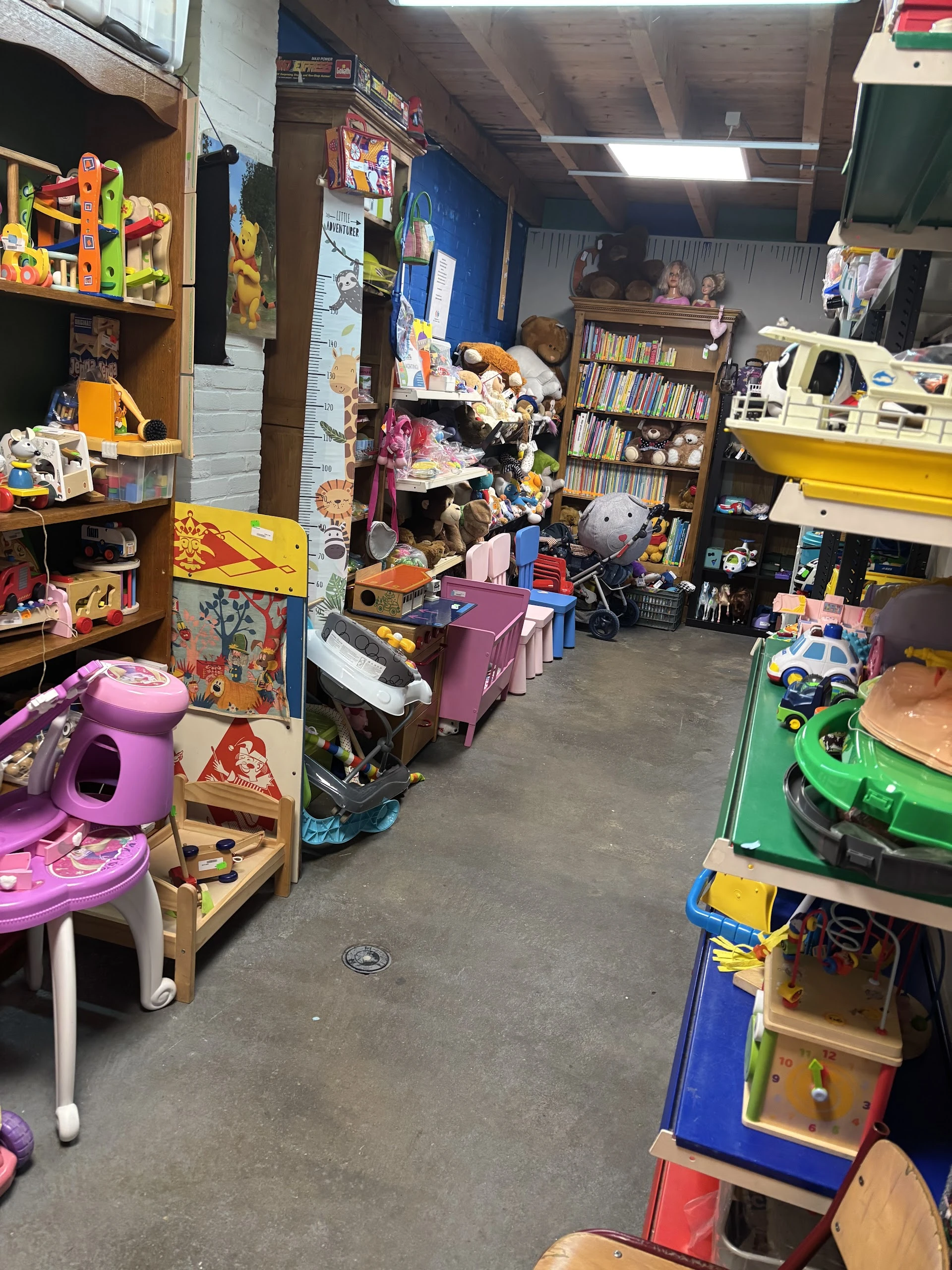 Kringloop Centrum Nijkerk in Nijkerk met tweedehands boeken, gereedschappen en huis- en inrichting