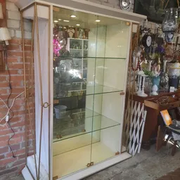 Kringloopwinkel Kringloop Curiosa brocante de koestal in Blijham