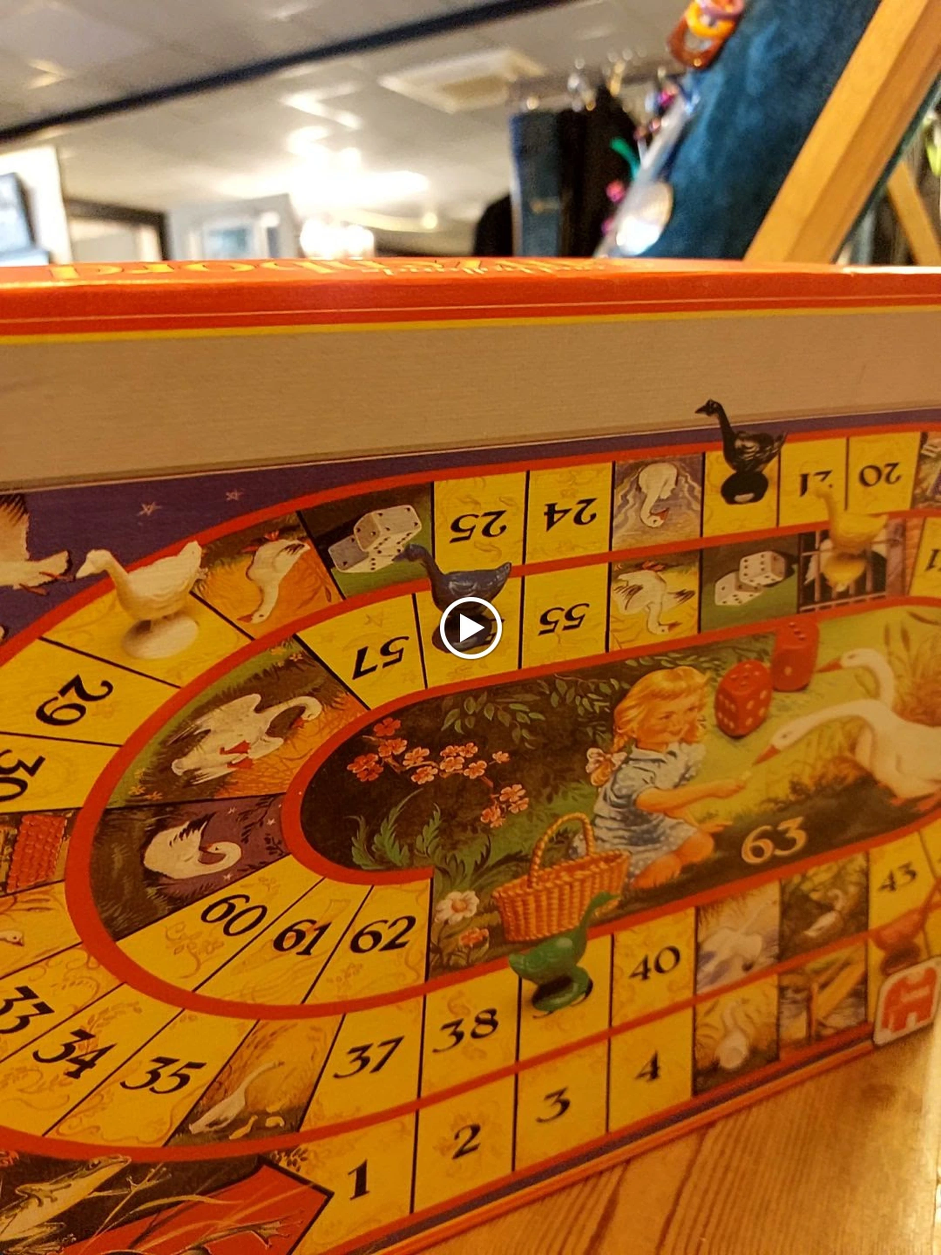 Kringloop De Brugge in Beerzerveld met tweedehands boeken, gereedschappen en huis- en inrichting