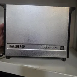 Daalderop automatische wasmachine met zilvergrijze voorkant, close-up foto