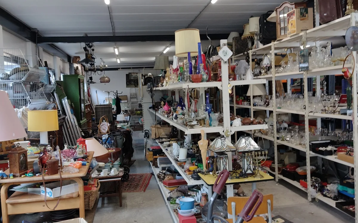 Kringloopwinkel Kringloop de Snuffel in Zoeterwoude