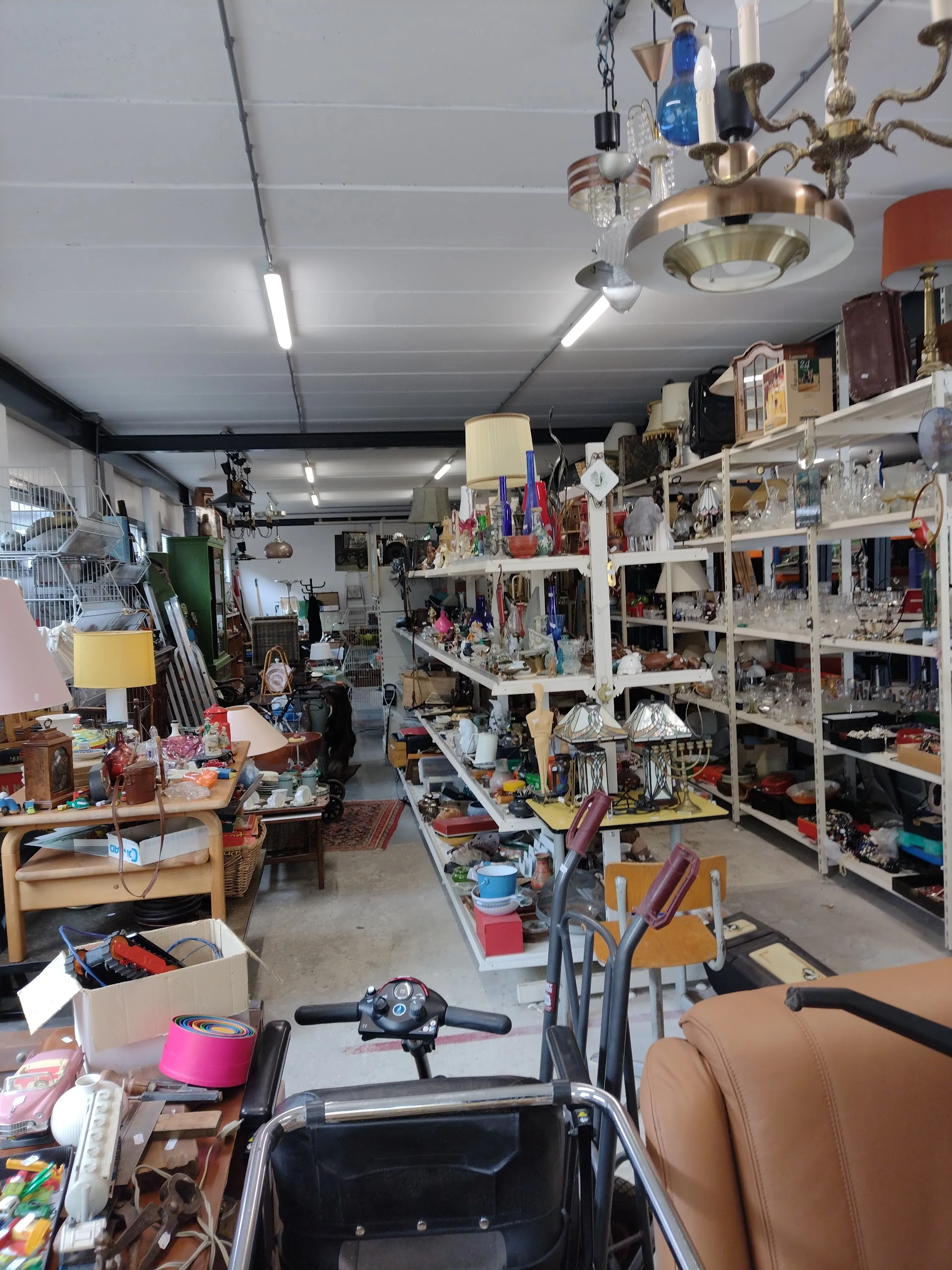 Kringloopwinkel Kringloop de Snuffel in Zoeterwoude