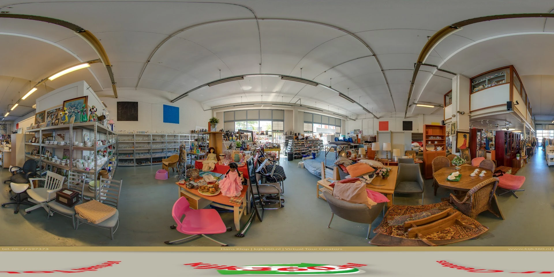 Kringloop Den Haag Neherkade in Den Haag met tweedehands bedden, boeken en gereedschappen