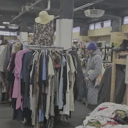 Bezoeker foto van Kringloop Den Haag-Zwedenburg in The Hague