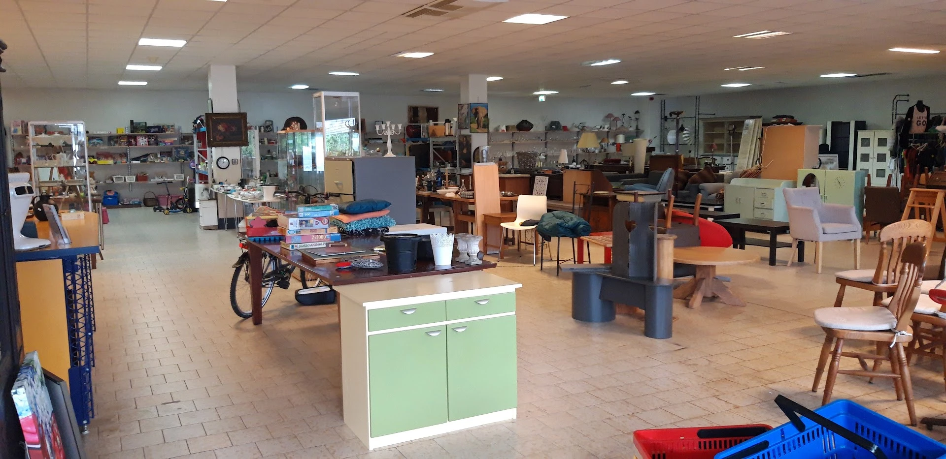 Kringloop Eemland , Leusden in Leusden met tweedehands boeken, cd's en elektronica